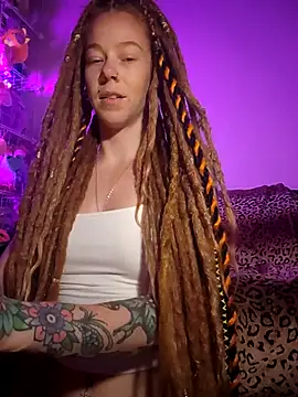 LucidLucy online show from 11/05/25, 03:39