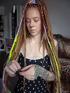 LucidLucy online show from 11/29/25, 02:31