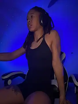 Snapshot of thebrattygoddess chatting on 12/07/24, 11:07 thebrattygoddess online show from 12/07/24, 11:07