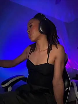 Snapshot of thebrattygoddess chatting on 12/22/24, 10:25 thebrattygoddess online show from 12/22/24, 10:25