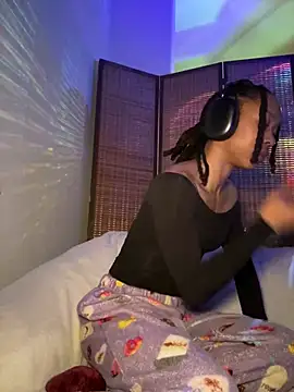 Snapshot of thebrattygoddess chatting on 01/16/25, 10:53 thebrattygoddess online show from 01/16/25, 10:53