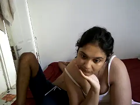 Snapshot of Indianbloom- chatting on 02/24/25, 12:48 Indianbloom- online show from 02/24/25, 12:48