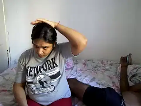 Snapshot of Indianbloom- chatting on 03/05/25, 01:17 Indianbloom- online show from 03/05/25, 01:17