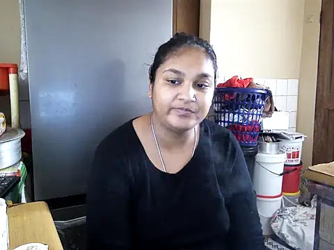 Snapshot of Indianbloom- chatting on 09/13/25, 09:20 Indianbloom- online show from 09/13/25, 09:20