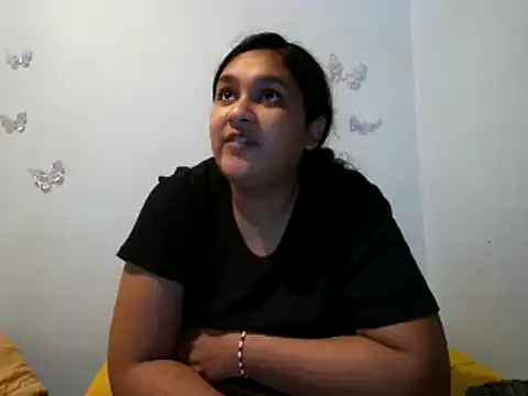 Snapshot of Indianbloom- chatting on 10/05/25, 10:29 Indianbloom- online show from 10/05/25, 10:29