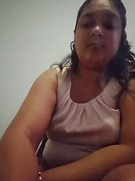 Snapshot of Indianbloom- chatting on 11/13/25, 12:15 Indianbloom- online show from 11/13/25, 12:15