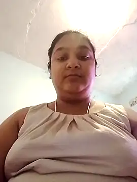 Snapshot of Indianbloom- chatting on 11/17/25, 01:39 Indianbloom- online show from 11/17/25, 01:39