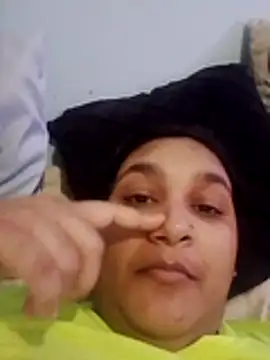 Snapshot of Indianbloom- chatting on 11/18/25, 10:31 Indianbloom- online show from 11/18/25, 10:31