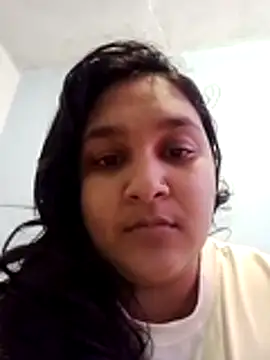 Snapshot of Indianbloom- chatting on 11/26/25, 11:22 Indianbloom- online show from 11/26/25, 11:22