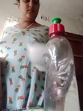 Snapshot of Indianbloom- chatting on 01/15/26, 11:04 Indianbloom- online show from 01/15/26, 11:04