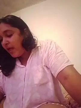 Snapshot of Indianbloom- chatting on 02/21/26, 09:43 Indianbloom- online show from 02/21/26, 09:43