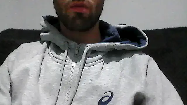 Snapshot of juju156111 chatting on 11/06/25, 08:32 juju156111 online show from 11/06/25, 08:32