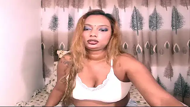 Snapshot of sexyindianchic chatting on 01/24/25, 06:03 sexyindianchic online show from 01/24/25, 06:03