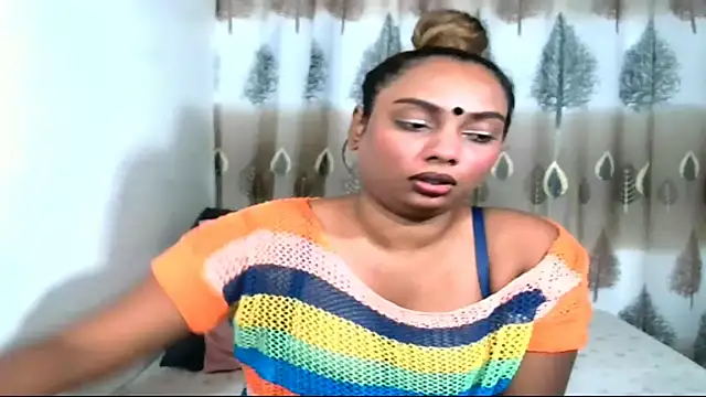 Snapshot of sexyindianchic chatting on 01/31/25, 09:05 sexyindianchic online show from 01/31/25, 09:05