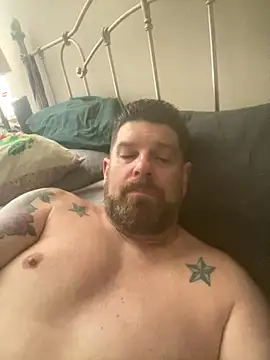 Snapshot of avgman76 chatting on 11/02/25, 08:00 avgman76 online show from 11/02/25, 08:00