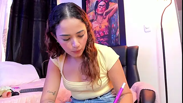 KimberlySaen online show from 04/15/26, 09:37