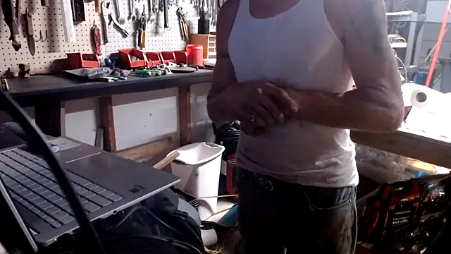 justinewe69 online show from 10/28/25, 09:39