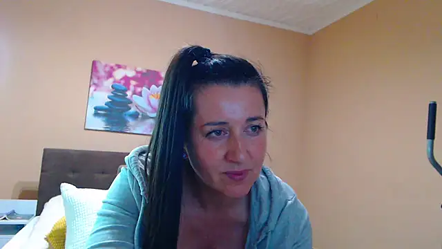 Snapshot of Gia888888 chatting on 03/22/25, 09:10 Gia888888 online show from 03/22/25, 09:10