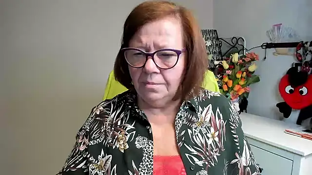 Snapshot of Adelewildx chatting on 06/17/26, 03:42 Adelewildx online show from 06/17/26, 03:42