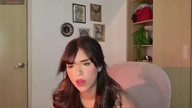 Snapshot of YourKatt chatting on 06/14/26, 10:34 YourKatt online show from 06/14/26, 10:34