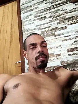 Snapshot of Latrel01 chatting on 11/08/25, 08:07 Latrel01 online show from 11/08/25, 08:07