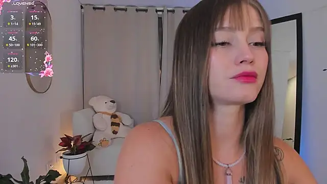 roxie gates  online show from 11/25/25, 12:54