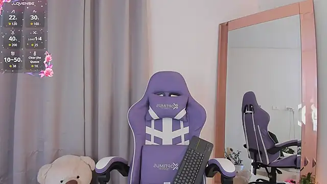 roxie gates  online show from 02/12/26, 01:00