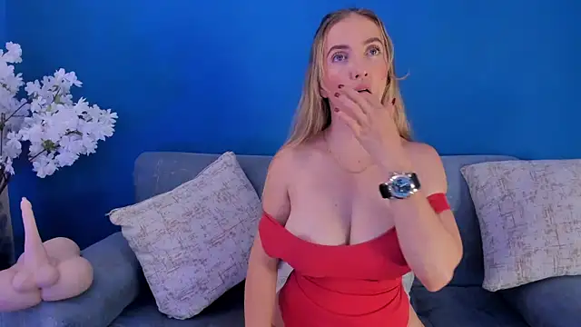 Snapshot of BellaMarieX chatting on 12/18/25, 02:28 BellaMarieX online show from 12/18/25, 02:28