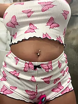 Snapshot of Liiaa chatting on 09/23/25, 06:00 Liiaa online show from 09/23/25, 06:00