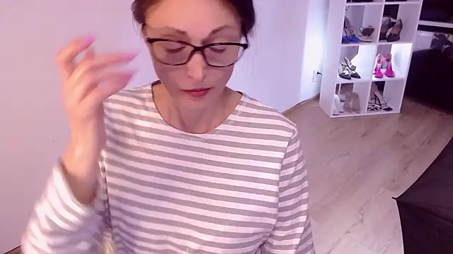 CaringSophie online show from 02/26/25, 02:14