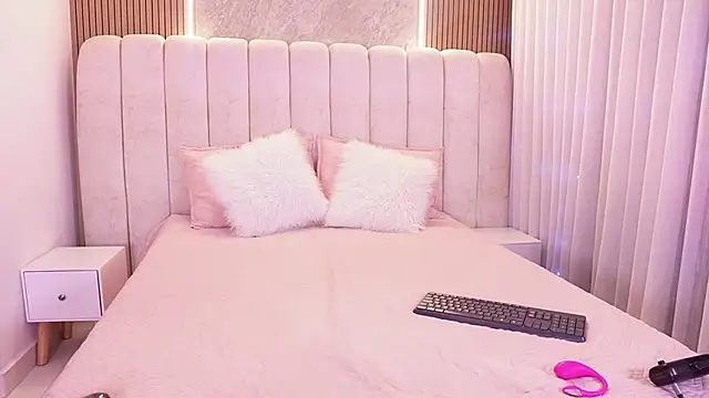 emyli sw  online show from 03/30/26, 03:29