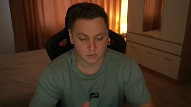 Snapshot of David_Doc chatting on 10/13/25, 01:00 David Doc online show from 10/13/25, 01:00