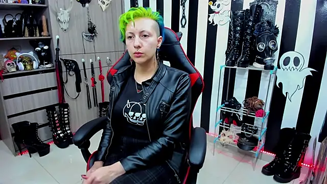 Snapshot of Mistress_Yelena chatting on 12/11/24, 09:12 Mistress Yelena online show from 12/11/24, 09:12