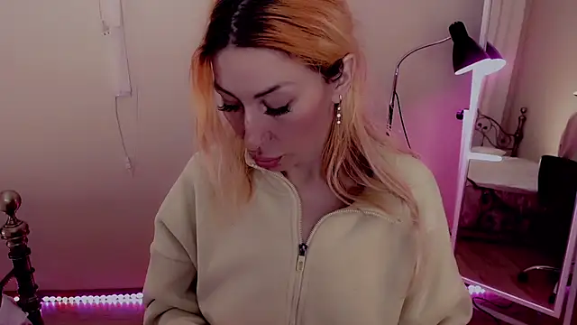 Snapshot of AnnieGOld_ chatting on 02/27/25, 10:20 AnnieGOld  online show from 02/27/25, 10:20