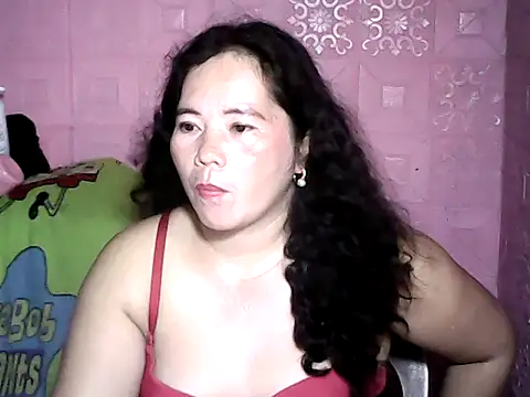 Snapshot of hotpusie_4u chatting on 11/12/25, 05:24 hotpusie 4u online show from 11/12/25, 05:24