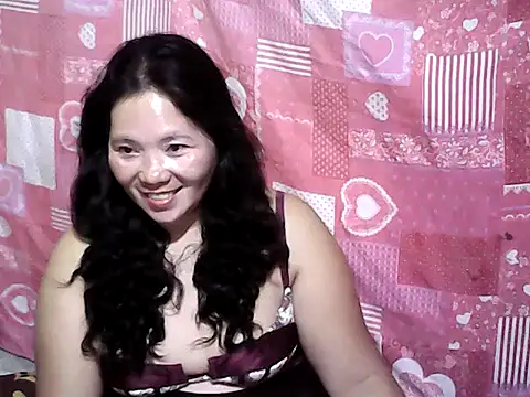 hotpusie 4u online show from 04/13/26, 04:23