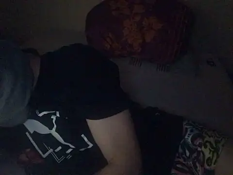 Snapshot of Chris-LE91 chatting on 10/10/25, 12:31 Chris-LE91 online show from 10/10/25, 12:31