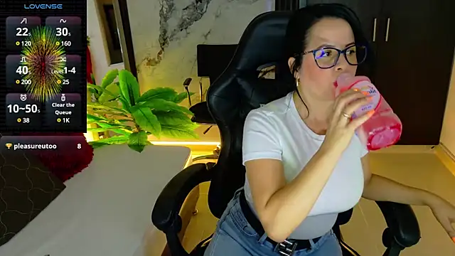 Snapshot of pamelajackson chatting on 01/20/25, 10:04 pamelajackson online show from 01/20/25, 10:04