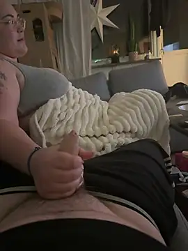 adam123456654321 online show from 01/15/25, 06:08