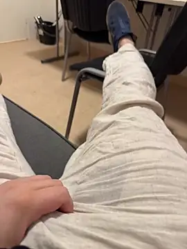 adam123456654321 online show from 11/26/25, 02:29