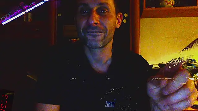 Snapshot of FireFox_Feel chatting on 12/03/24, 04:50 FireFox Feel online show from 12/03/24, 04:50