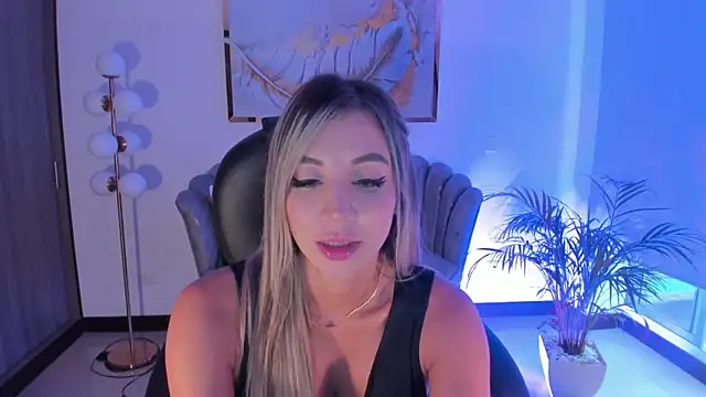 Snapshot of ZoePresleyX chatting on 02/01/25, 10:13 ZoePresleyX online show from 02/01/25, 10:13