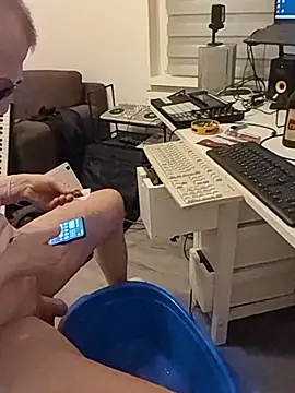 Snapshot of MarcMall chatting on 01/12/26, 10:26 MarcMall online show from 01/12/26, 10:26