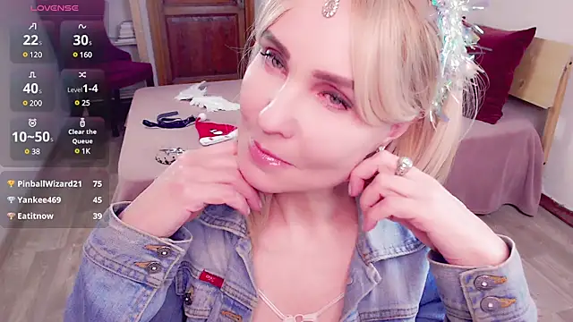 Snapshot of _unique_cam_ chatting on 12/14/24, 12:12 unique cam online show from 12/14/24, 12:12