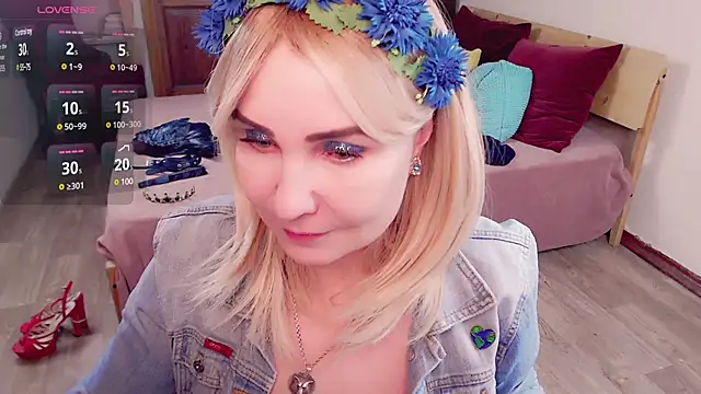 Snapshot of _unique_cam_ chatting on 02/02/25, 08:57 unique cam online show from 02/02/25, 08:57