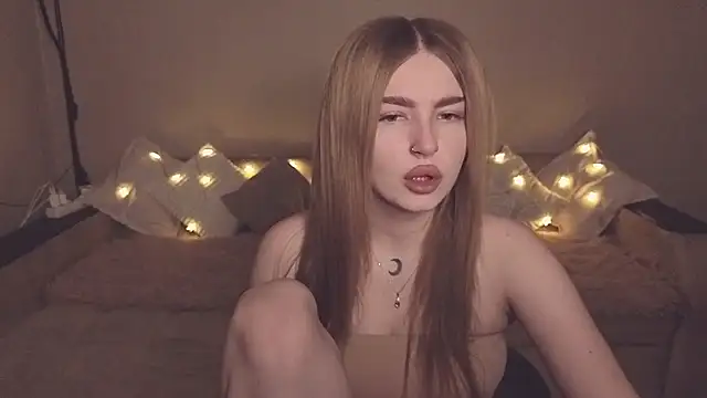 Snapshot of ViolettaLopez chatting on 01/09/26, 01:25 ViolettaLopez online show from 01/09/26, 01:25