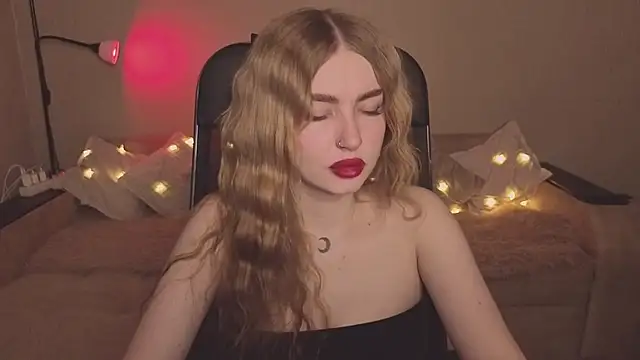 Snapshot of ViolettaLopez chatting on 02/14/26, 03:09 ViolettaLopez online show from 02/14/26, 03:09