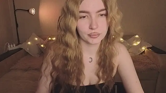 Snapshot of ViolettaLopez chatting on 02/22/26, 06:06 ViolettaLopez online show from 02/22/26, 06:06