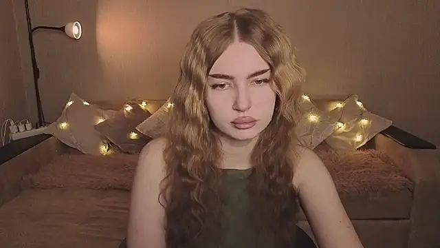 Snapshot of ViolettaLopez chatting on 02/24/26, 02:37 ViolettaLopez online show from 02/24/26, 02:37