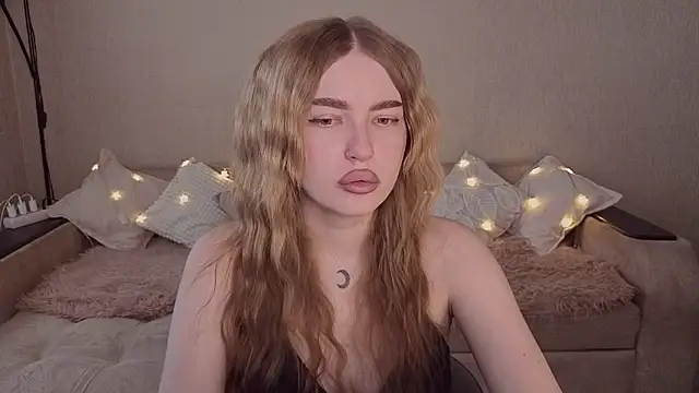 ViolettaLopez online show from 04/25/26, 02:58